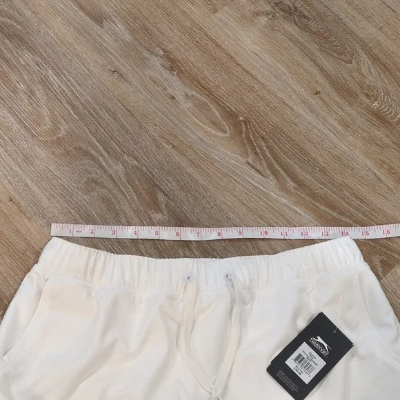 ❤️🏌️‍♀️NWT Slazenger Women's White Golf Skort size Medium ❤️🏌️‍♀️  WOW!!❤️🏌️‍ - Picture 7 of 10